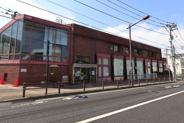 日野市立高幡図書館